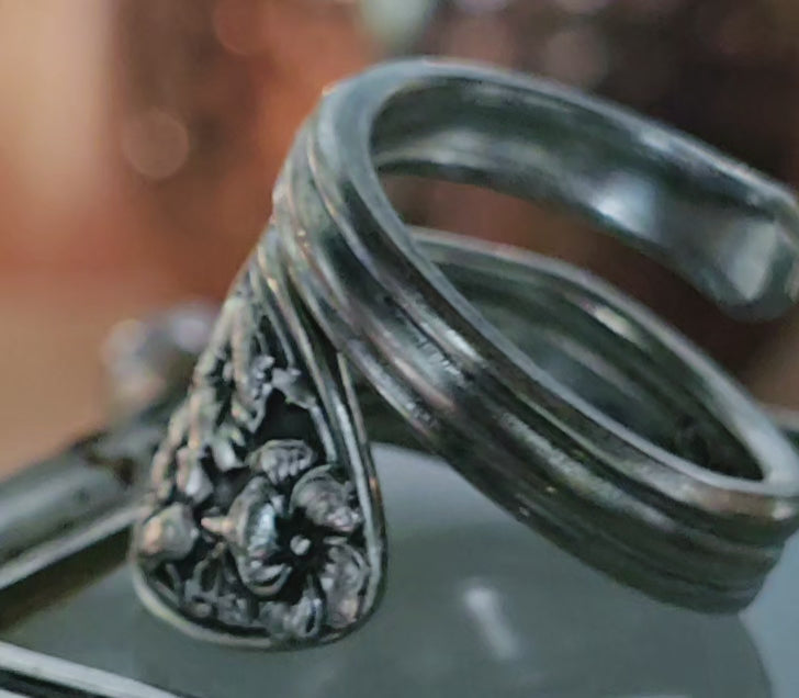 Size 8 Floral Spiral Wrap Spoon Ring