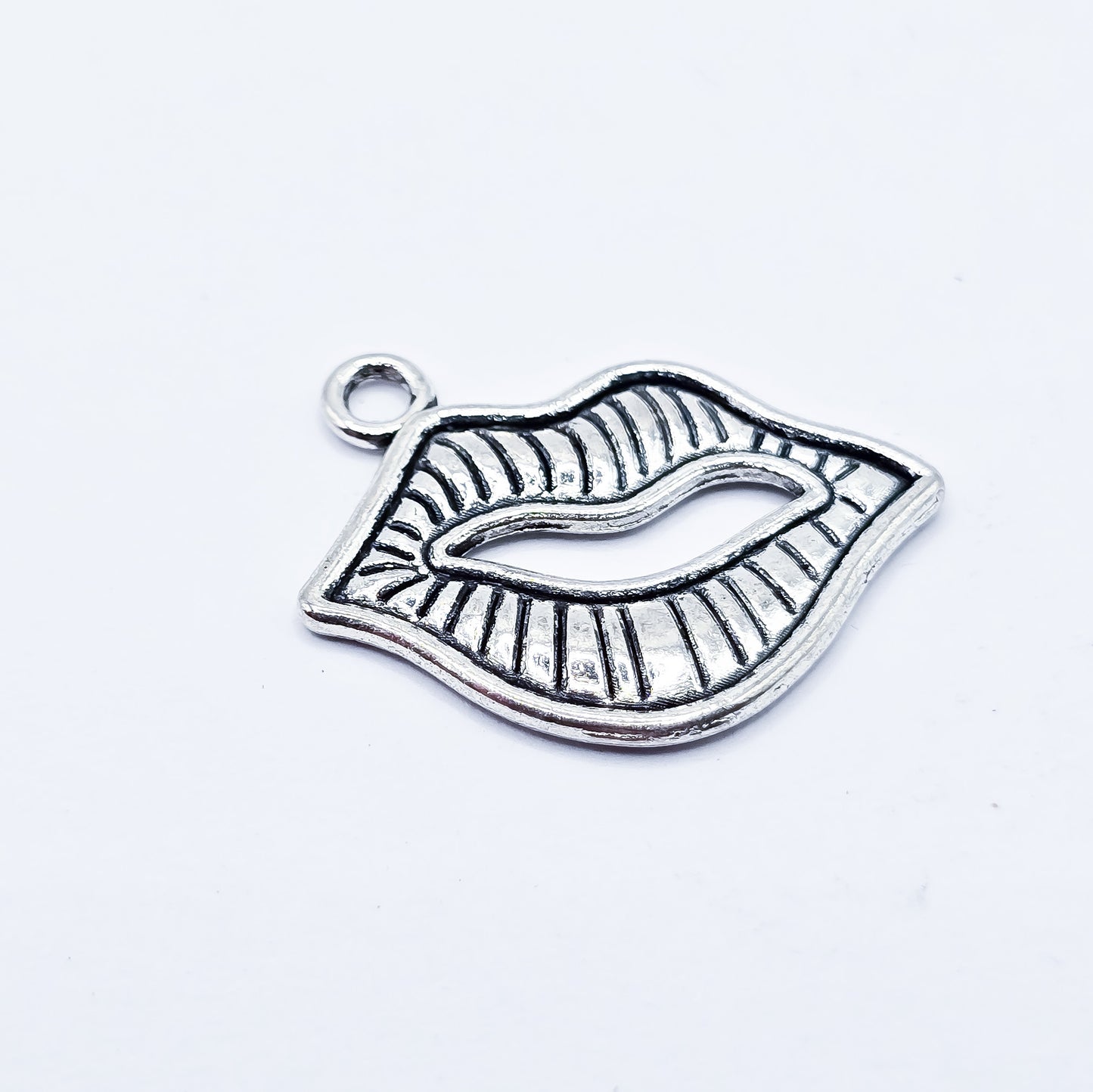 Lips charm. ADD on charm for keychain - DAYZEECREATIONZ, PERSONALIZED GIFTS1