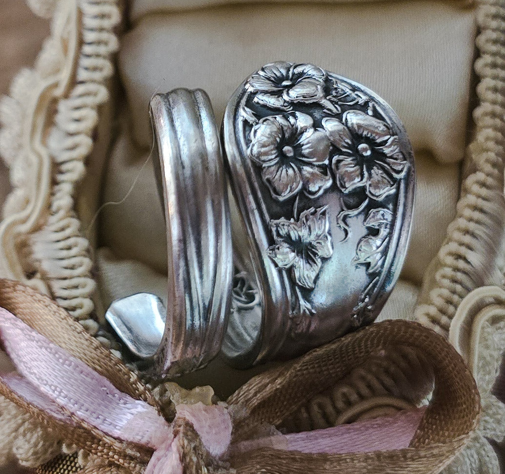 Size 8 Floral Spiral Wrap Spoon Ring