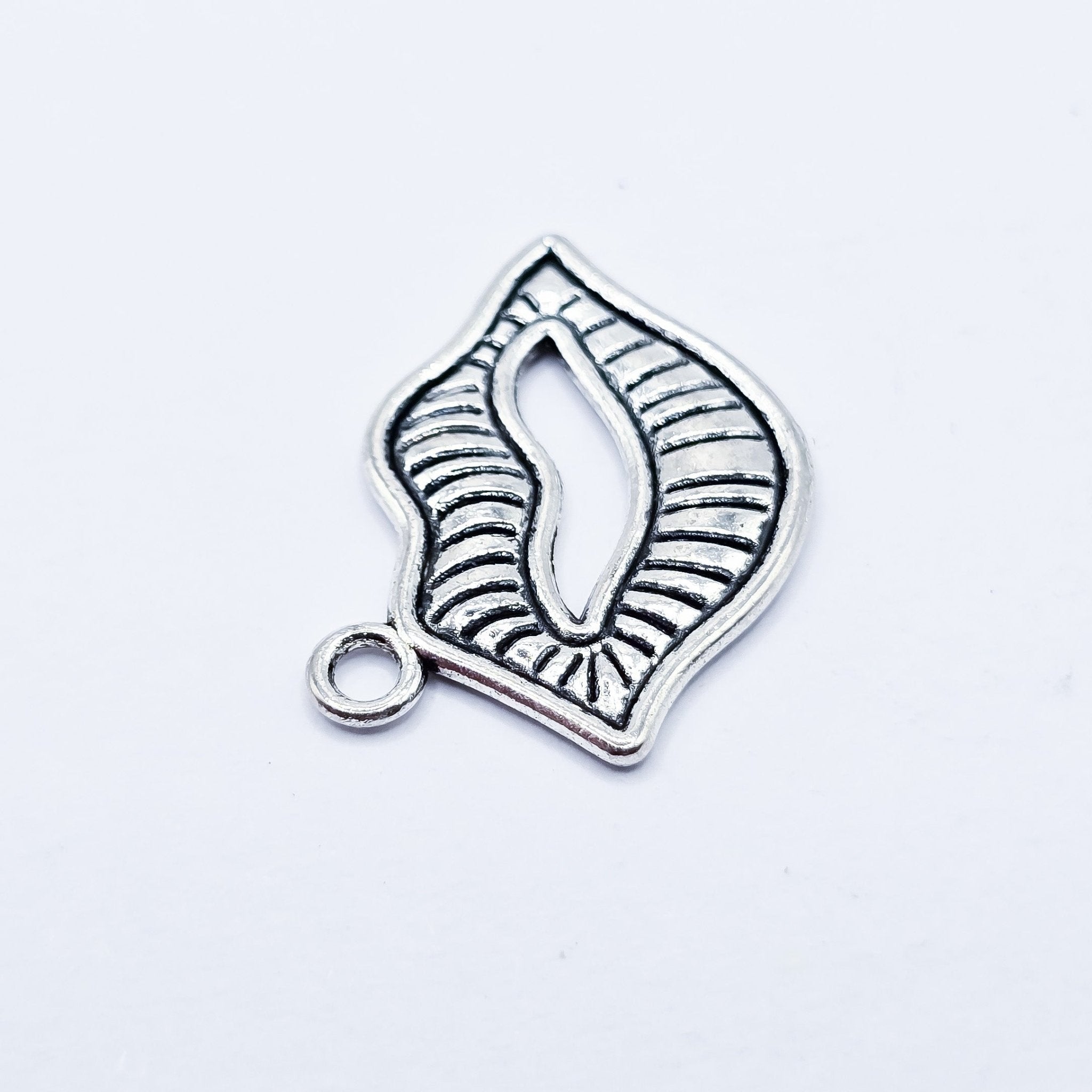 Lips charm. ADD on charm for keychain - DAYZEECREATIONZ, PERSONALIZED GIFTS2